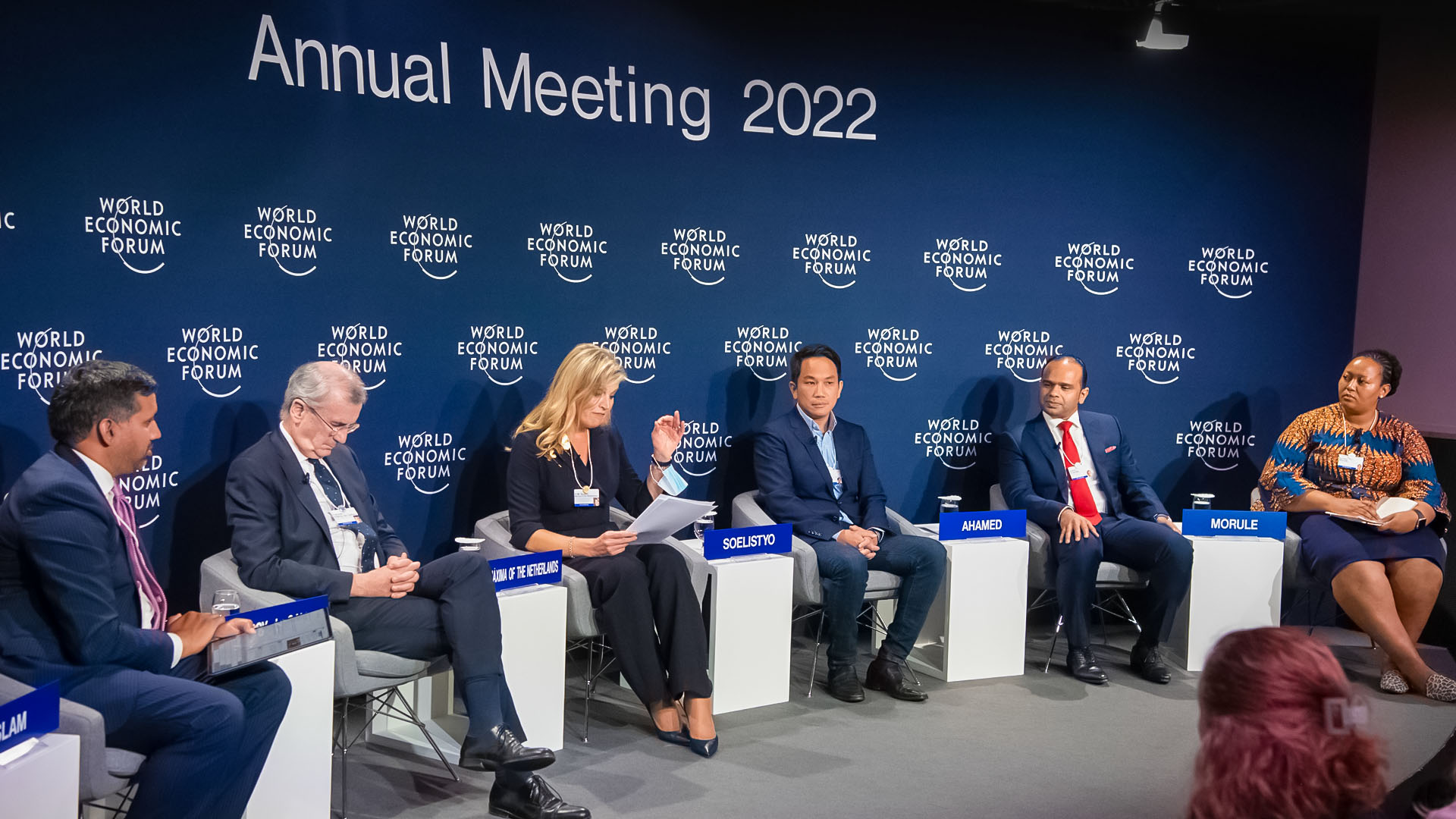 World Economic Forum session emphasizes financial literacy