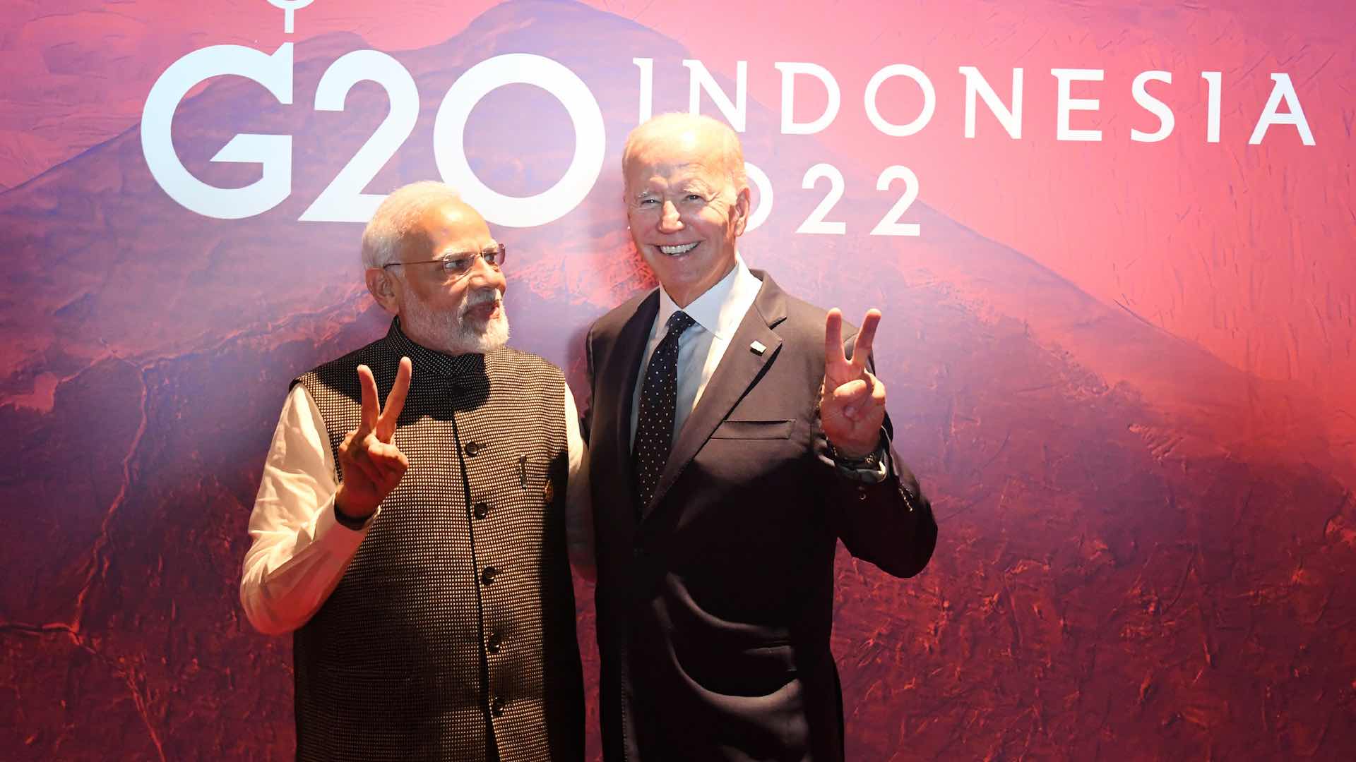 Modi meets G-20 leaders, attends dinner hosted by Joko Widodo